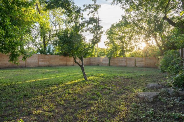 1148 Gunter ST, Austin, TX 78721