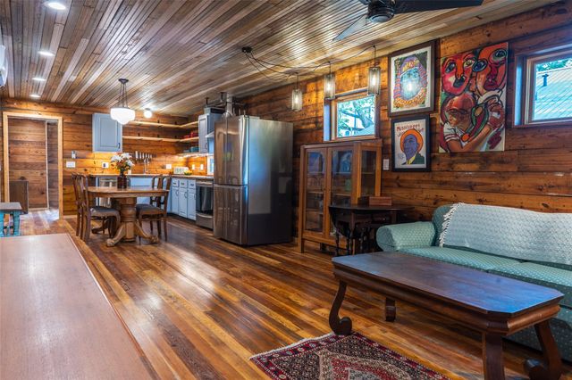 1148 Gunter ST, Austin, TX 78721