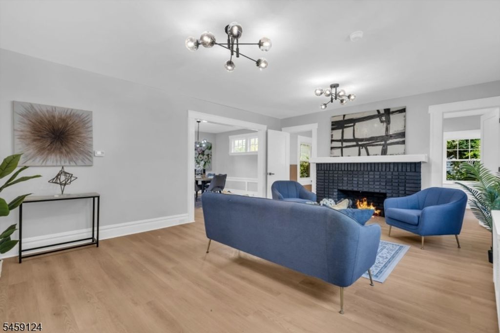 25 Laurel Ave, East Orange City, NJ 07017 — photo 3