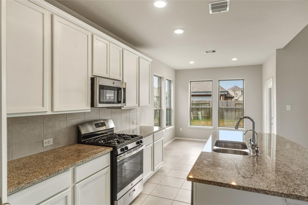 Image 14 of property listing at 20735 Yaupon Meadow Lane, Richmond, TX 77407