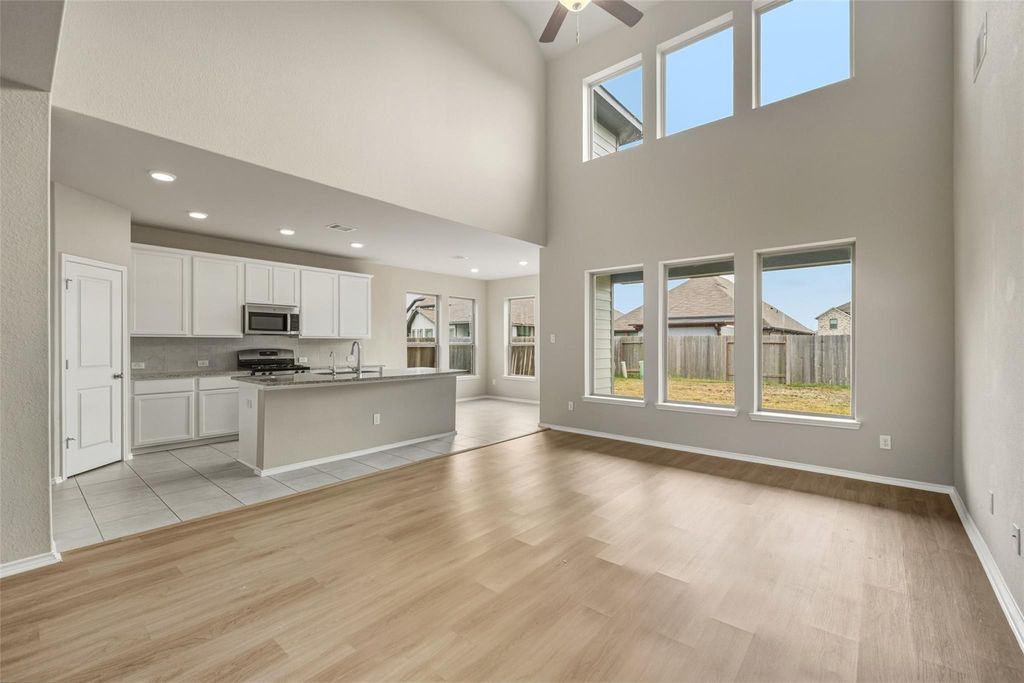 Image 15 of property listing at 20735 Yaupon Meadow Lane, Richmond, TX 77407