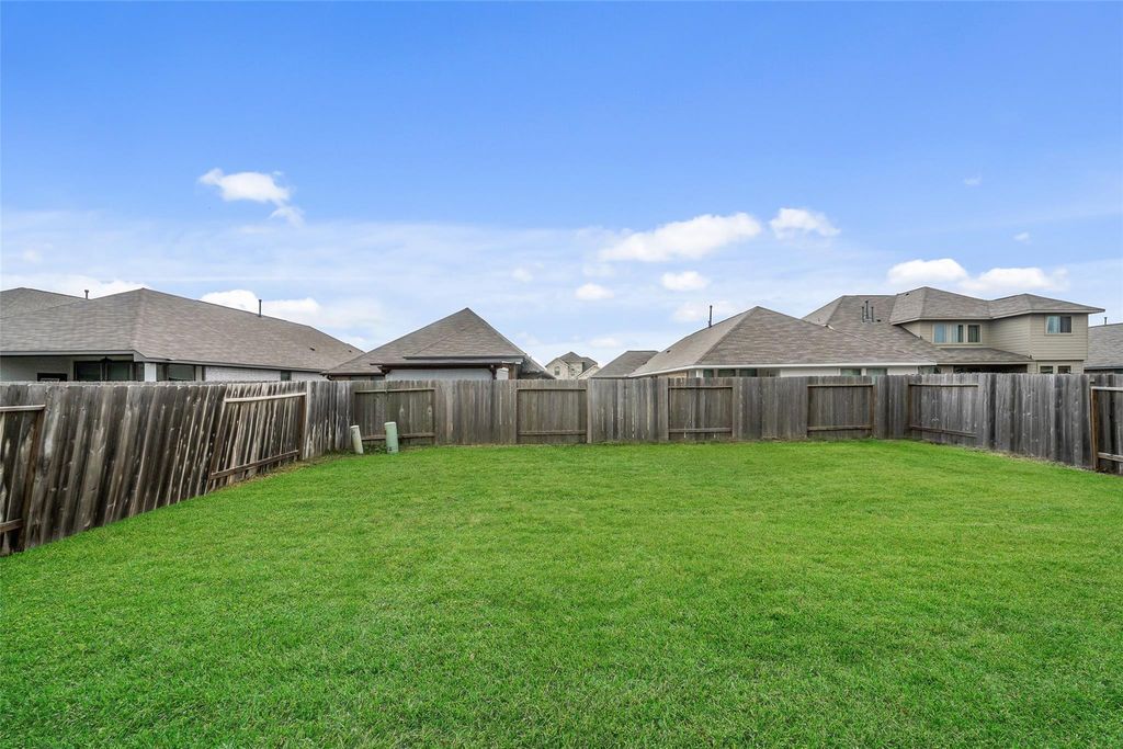 Image 32 of property listing at 20735 Yaupon Meadow Lane, Richmond, TX 77407