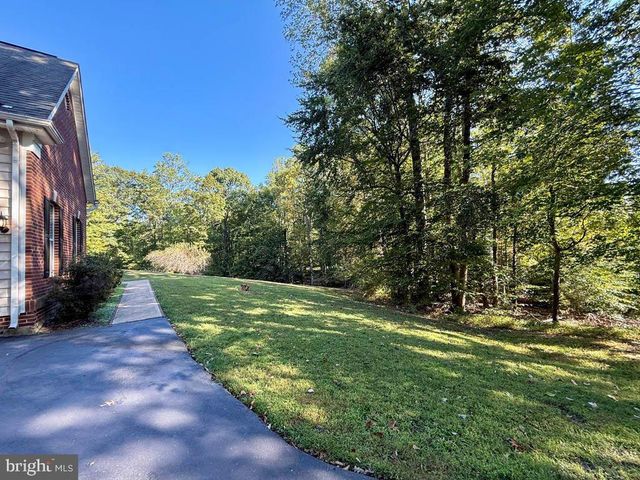 8 HOLLY BROOKE CT, Stafford, VA 22554