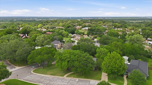 701 Raintree Road, Fort Worth, TX 76103