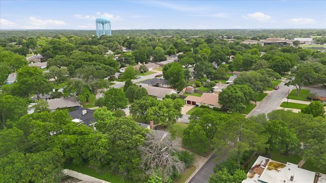701 Raintree Road, Fort Worth, TX 76103