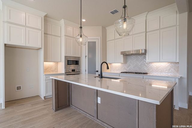 2013 Toscano Way, Kerrville, TX 78028