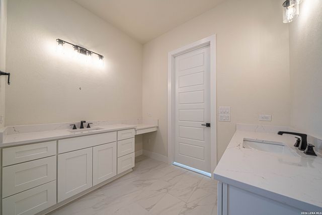 2013 Toscano Way, Kerrville, TX 78028