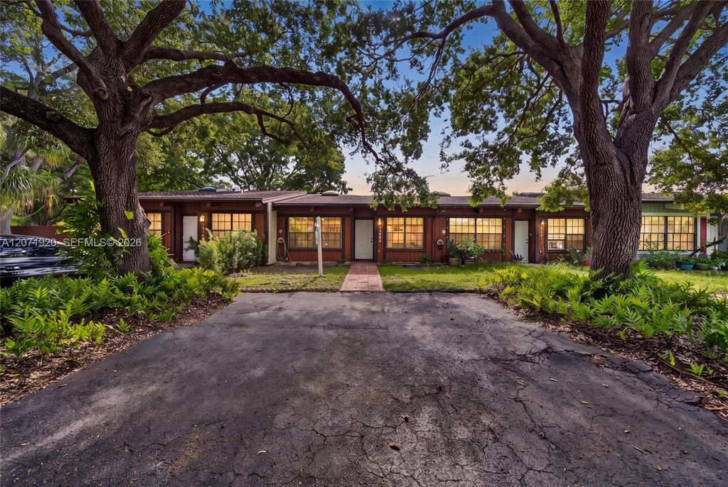 13504 SW 102nd Lane, Miami, FL 33186