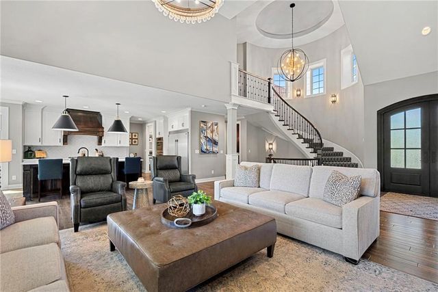 2604 W 162nd Terrace, Overland Park, KS 66085