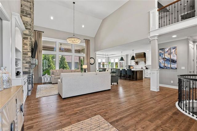 2604 W 162nd Terrace, Overland Park, KS 66085