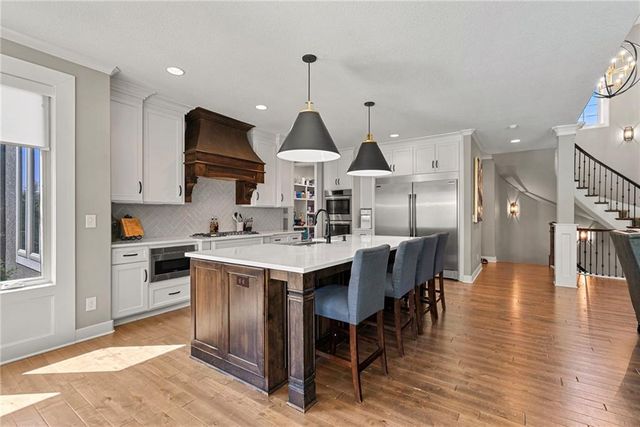 2604 W 162nd Terrace, Overland Park, KS 66085