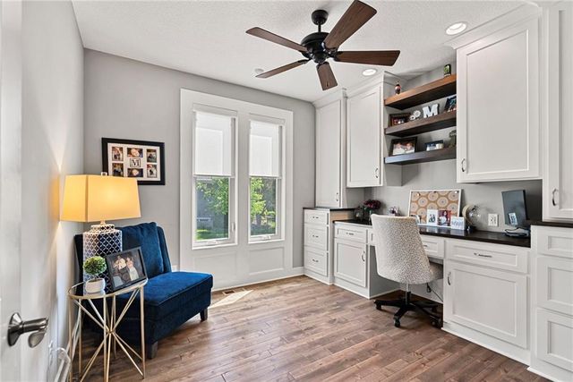 2604 W 162nd Terrace, Overland Park, KS 66085