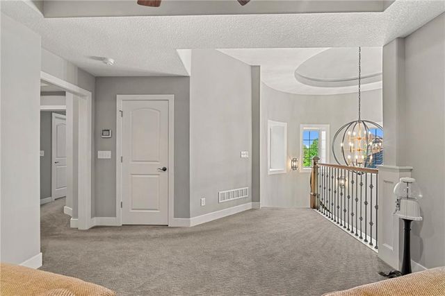 2604 W 162nd Terrace, Overland Park, KS 66085