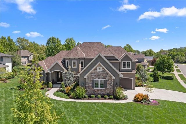 2604 W 162nd Terrace, Overland Park, KS 66085