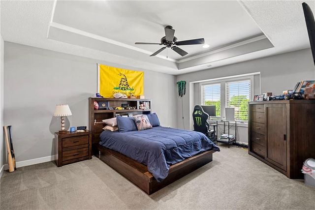 2604 W 162nd Terrace, Overland Park, KS 66085