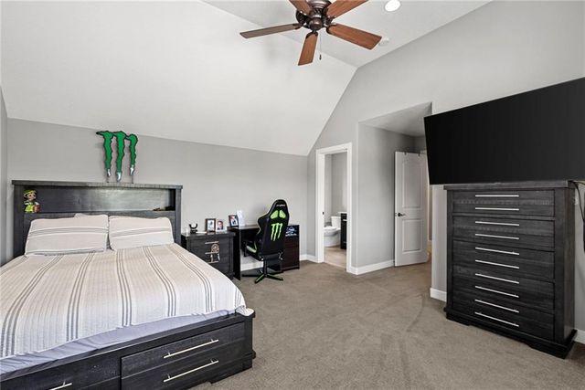 2604 W 162nd Terrace, Overland Park, KS 66085