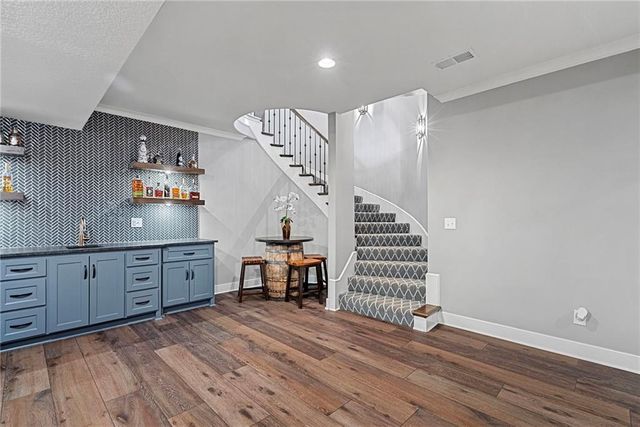 2604 W 162nd Terrace, Overland Park, KS 66085