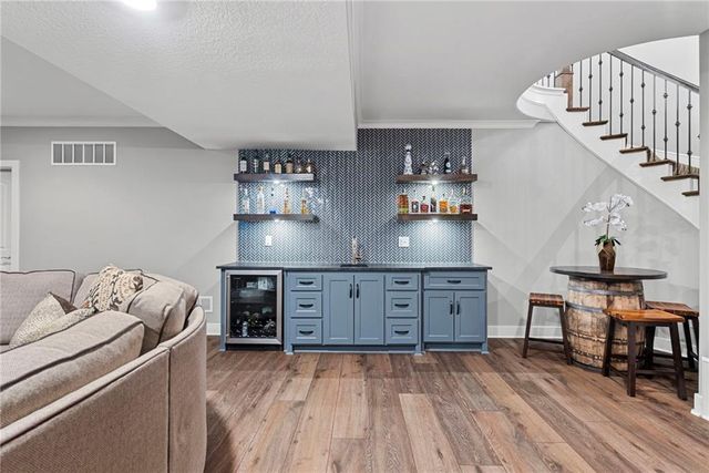 2604 W 162nd Terrace, Overland Park, KS 66085