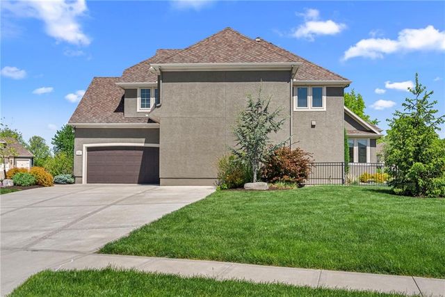2604 W 162nd Terrace, Overland Park, KS 66085