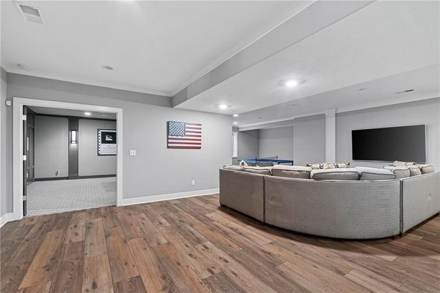 2604 W 162nd Terrace, Overland Park, KS 66085