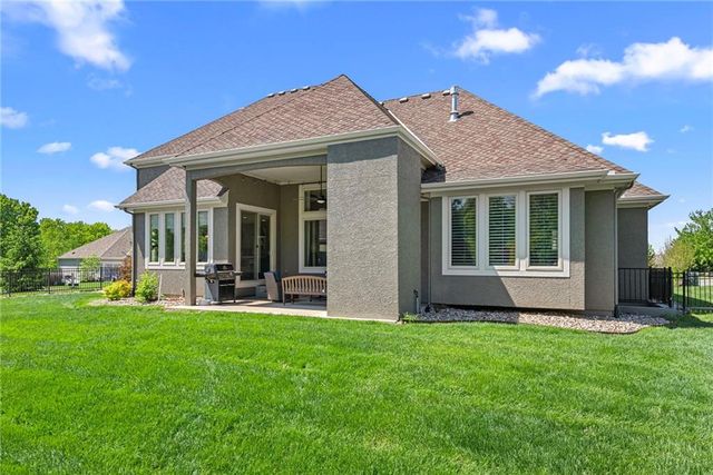 2604 W 162nd Terrace, Overland Park, KS 66085