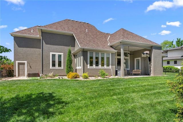 2604 W 162nd Terrace, Overland Park, KS 66085