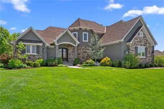 2604 W 162nd Terrace, Overland Park, KS 66085