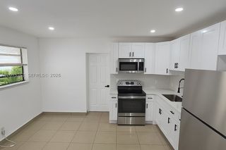 1046 Foster Rd 0, Hallandale Beach, FL 33009