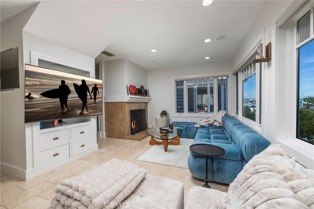 203 8th st, Newport Beach, CA 92661