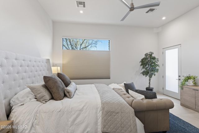 14248 N Hidden Enclave Place, Oro Valley, AZ 85755