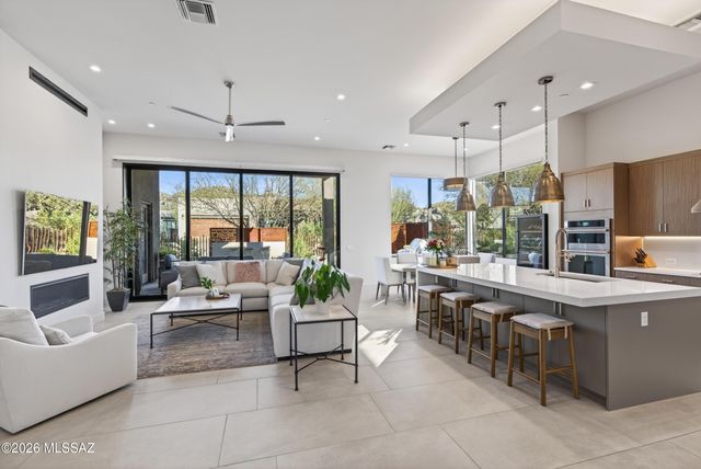 14248 N Hidden Enclave Place, Oro Valley, AZ 85755