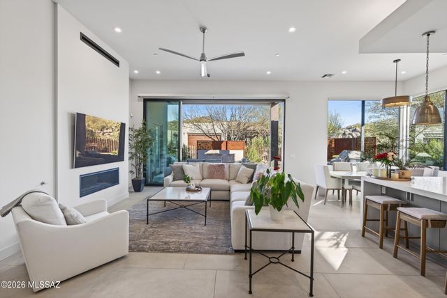 14248 N Hidden Enclave Place, Oro Valley, AZ 85755