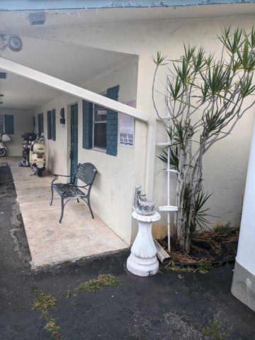 4000 NW WOODSIDE Drive 1, Coral Springs, FL 33065