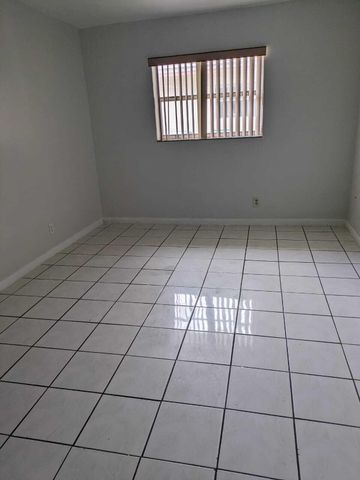 4000 NW WOODSIDE Drive 1, Coral Springs, FL 33065