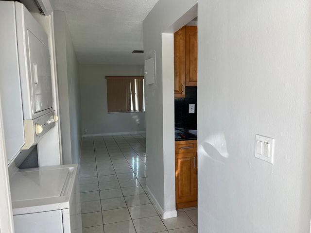 4000 NW WOODSIDE Drive 1, Coral Springs, FL 33065