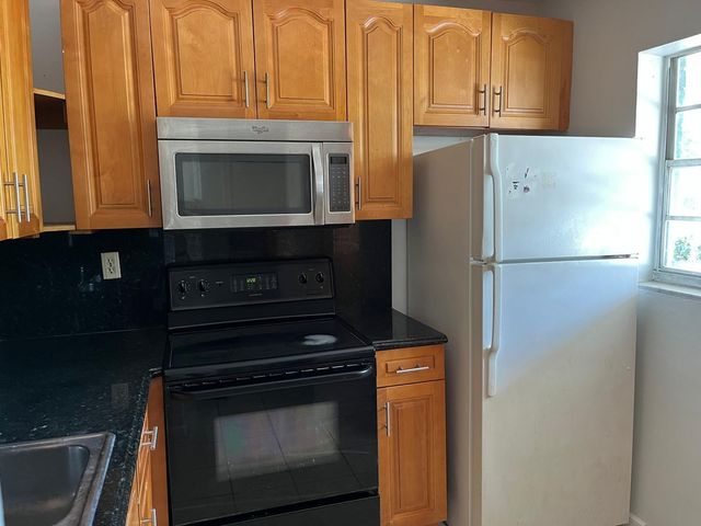 4000 NW WOODSIDE Drive 1, Coral Springs, FL 33065