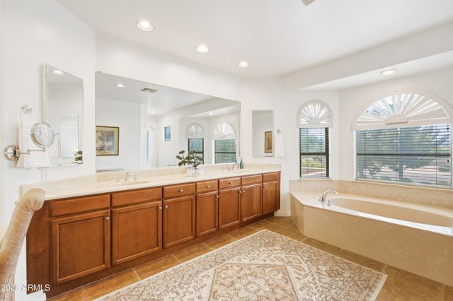 4615 E CARRIAGE Court, Gilbert, AZ 85297