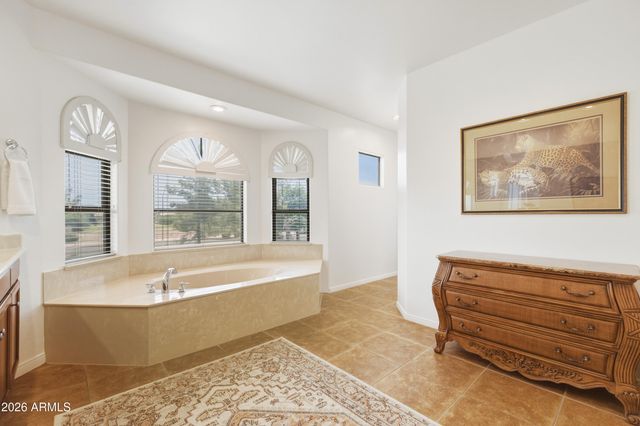 4615 E CARRIAGE Court, Gilbert, AZ 85297