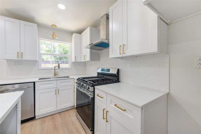 6725 Madrid Street, Houston, TX 77021