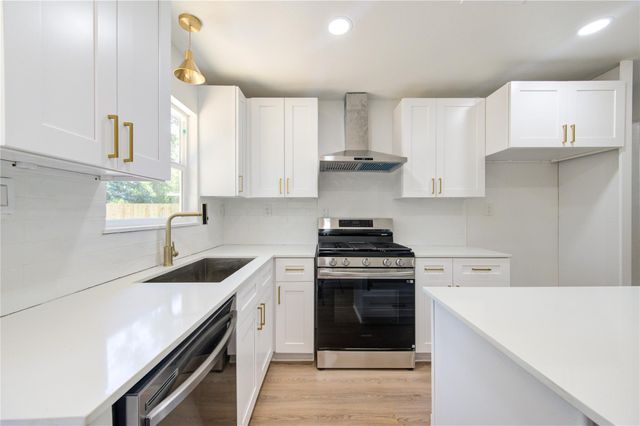 6725 Madrid Street, Houston, TX 77021