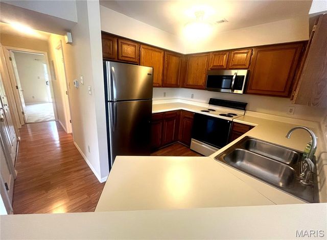 1111 Pocono Trail A, Ballwin, MO 63021