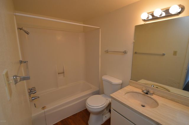 1620 N Wilmot Road B304, Tucson, AZ 85712