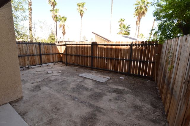 1620 N Wilmot Road B304, Tucson, AZ 85712