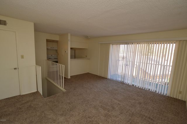 1620 N Wilmot Road B304, Tucson, AZ 85712