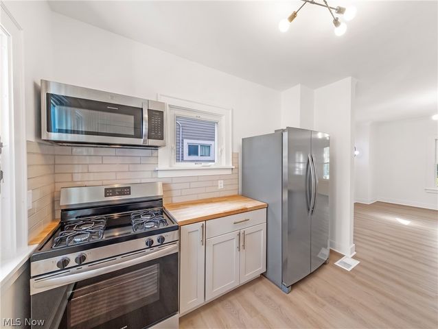 3289 Silsby Road, Cleveland Heights, OH 44118