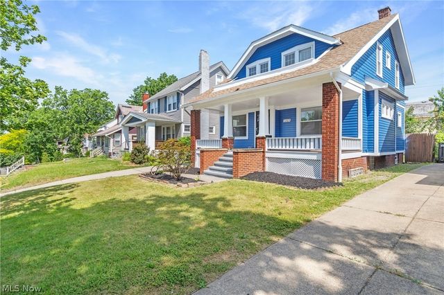 3289 Silsby Road, Cleveland Heights, OH 44118