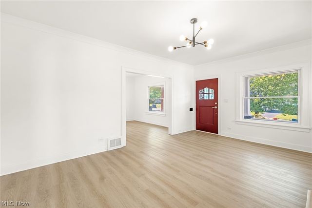 3289 Silsby Road, Cleveland Heights, OH 44118