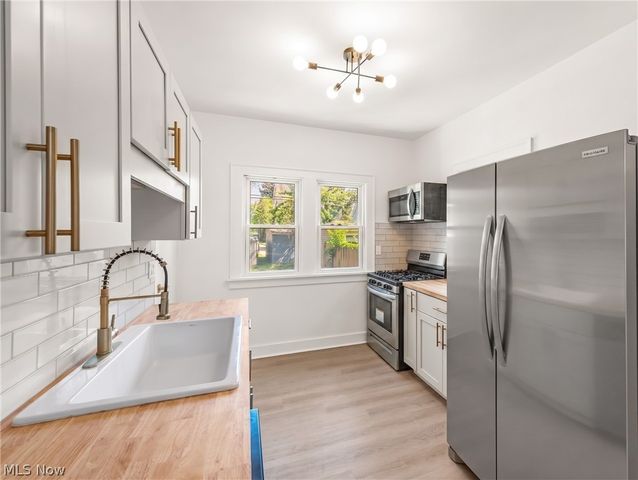 3289 Silsby Road, Cleveland Heights, OH 44118