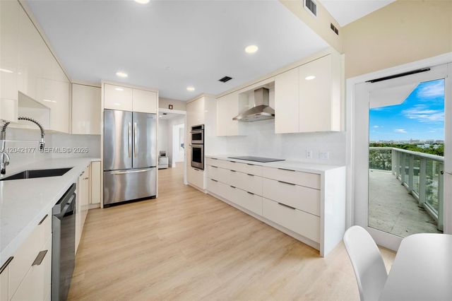 2645 S Bayshore Dr 601, Miami, FL 33133