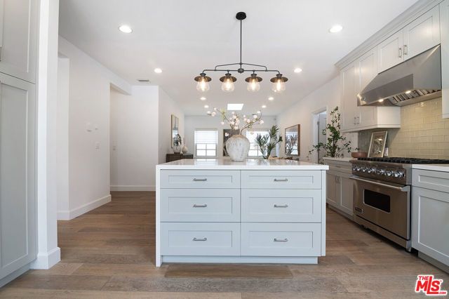 921 S Sierra Bonita Avenue, Los Angeles, CA 90036
